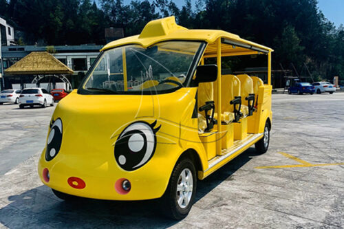 semi-enclosed sightseeing car